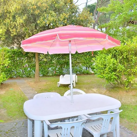 Lovely Flat With Private Garden Next To The 아파트 비비오네