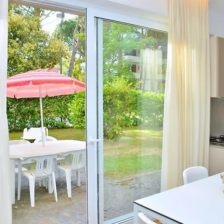 Lovely Flat With Private Garden Next To The * 비비오네