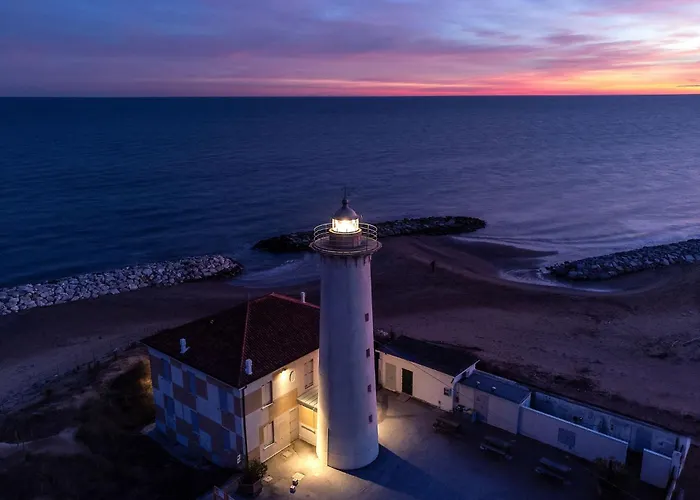 Lovely Flat With Private Garden Next To The *