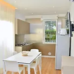 Lovely Flat With Private Garden Next To The * Bibione