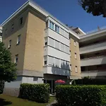 Lovely Flat With Private Garden Next To The *