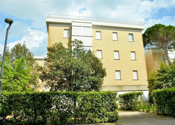 Lovely Flat With Private Garden Next To The Bibione