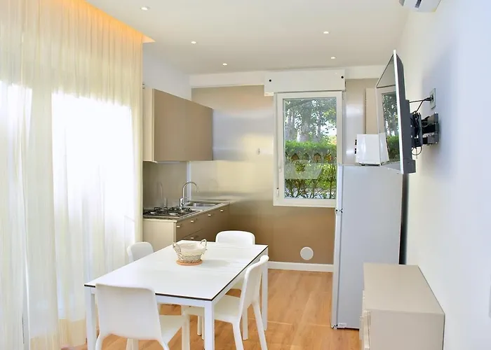 Lovely Flat With Private Garden Next To The * Bibione